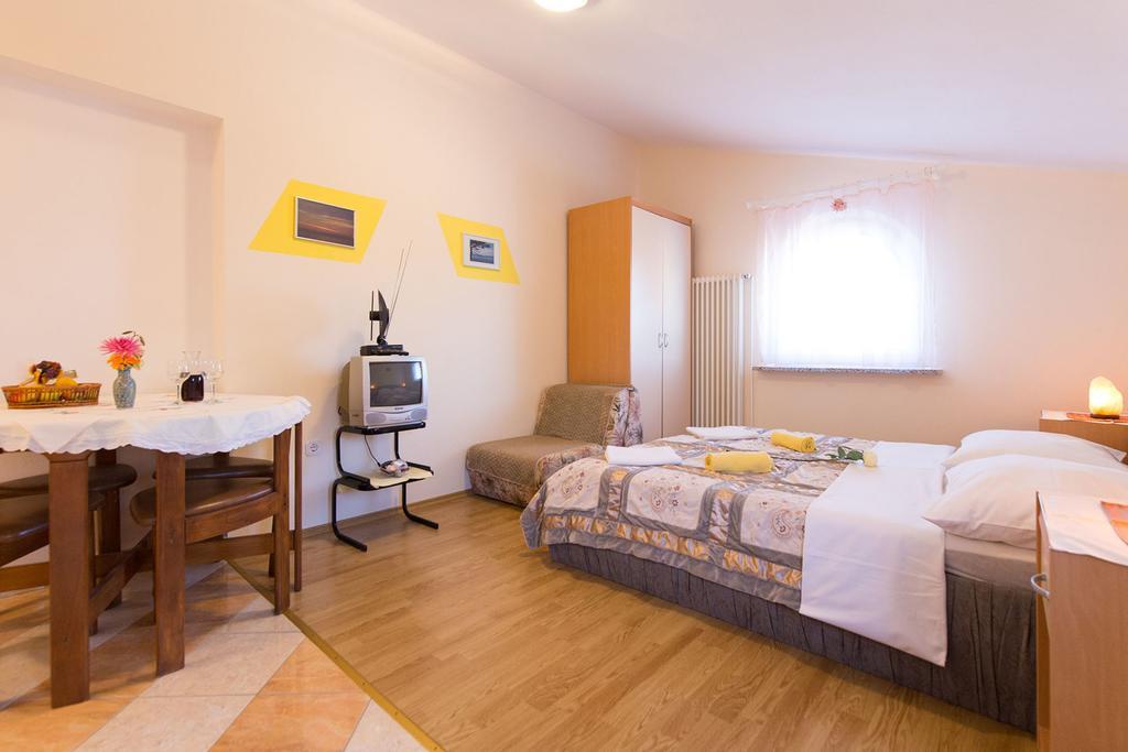 Brzac Apartments Juras מראה חיצוני תמונה